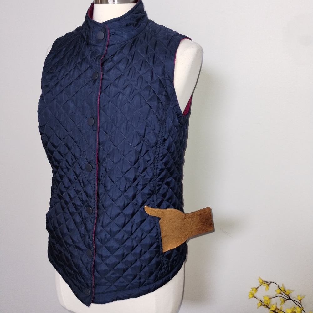 Crown & Ivy Reversible Quilted Puffer Vest Navy & Berry Medium Medium